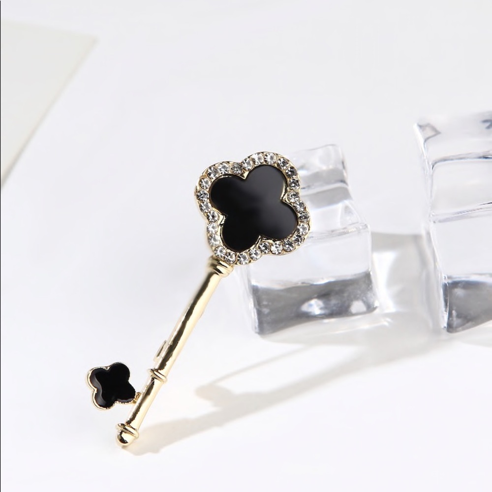 Clover Cuff Brooch | Black Enamel + Rhinestone Gold Tone - Picture 6 of 9